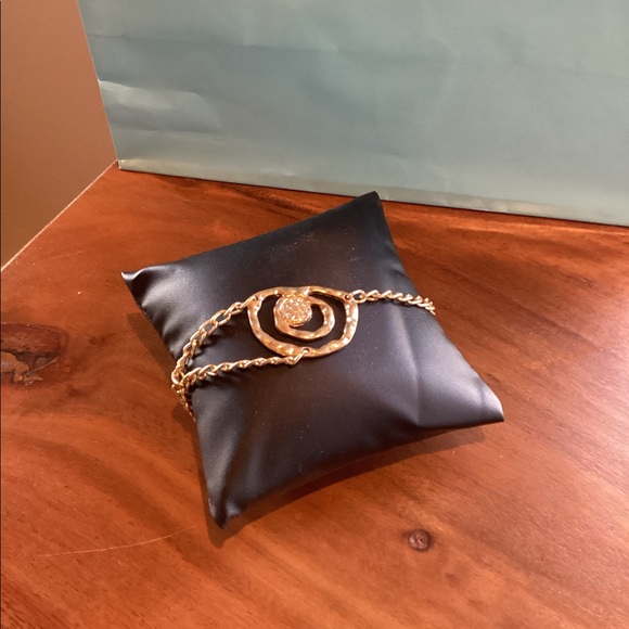 Golden Bracelet - Picture 4 of 6